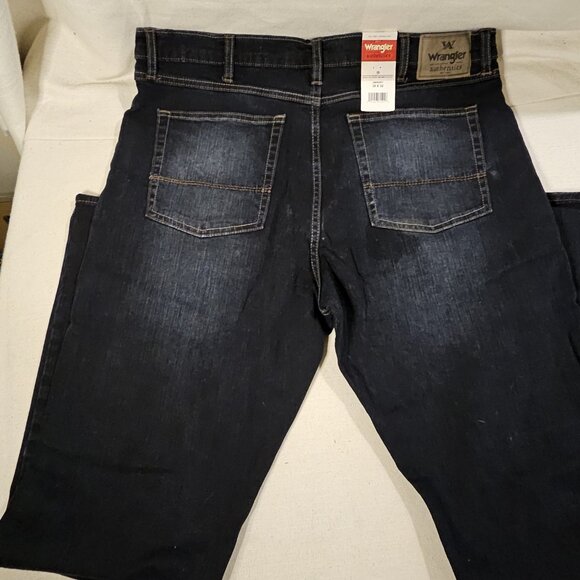 Wrangler Authentics Men's Straight Leg Jeans - Size 38/32 - Picture 4 of 5